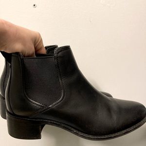 Cole Haan Leather Chelsea Boot size 9